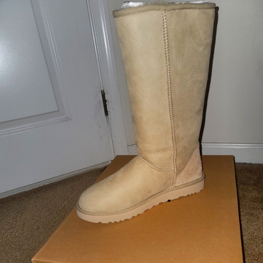 Sand uggs